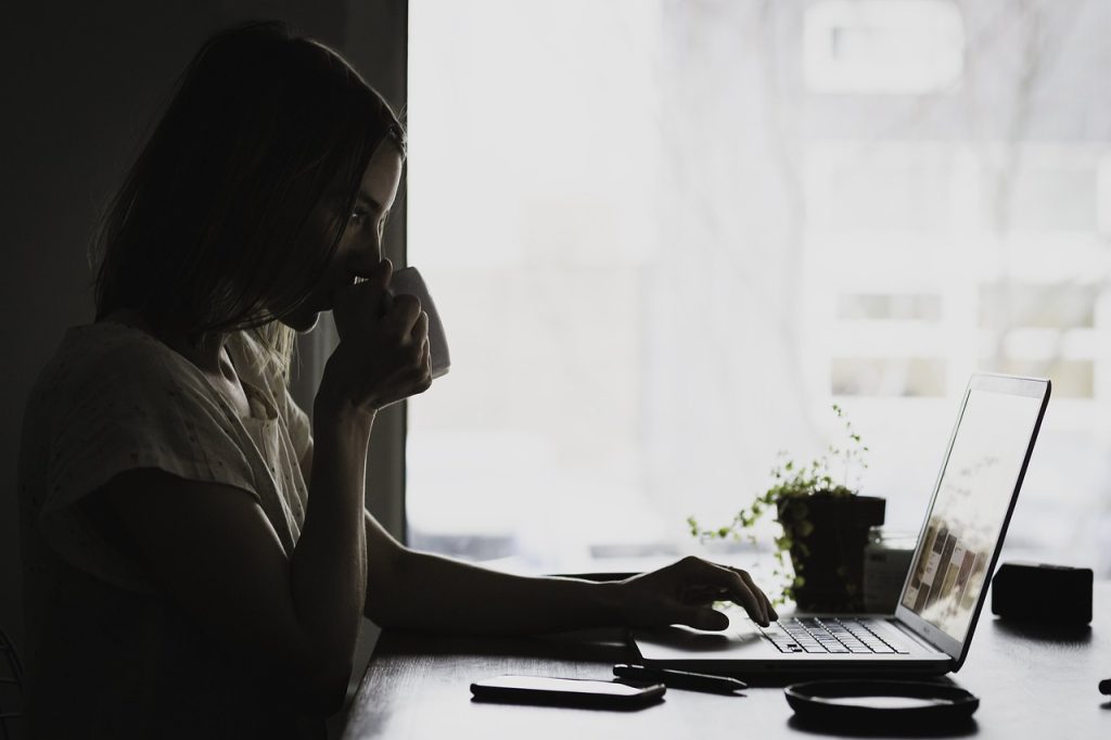 Jak włączyć tryb awaryjny w komputerze?